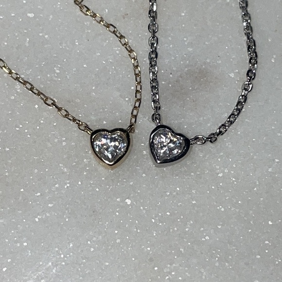 14k Gold Dainty .2ct heart necklace - Picture 7 of 8
